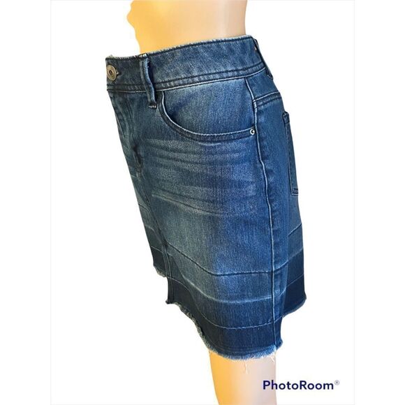 BACCINI Distressed Denim Raw Hem Skirt 10P - Picture 3 of 10